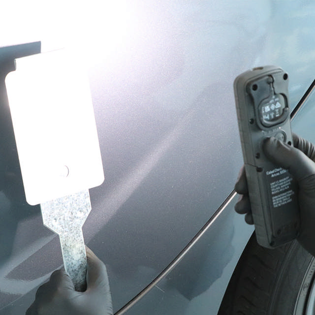 Lampada Controllo Colore 2.0 - Luce di lavoro versatile con SCANSIONE CCT 