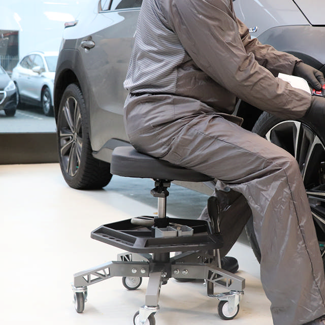 Banqueta móvil araña con bandeja 